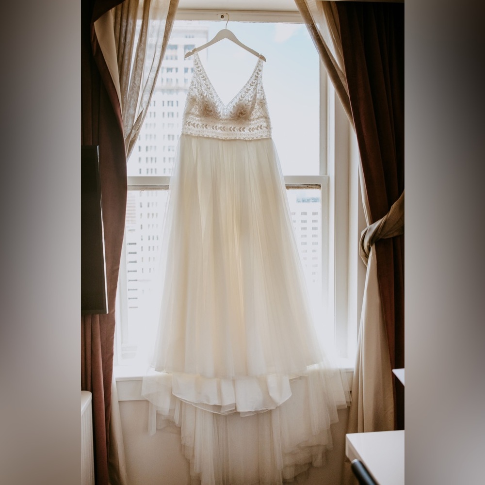 Sincerity Bridal #44120 Wedding Dress / Natural Waist / Chapel Length Train - Picture 6 of 7